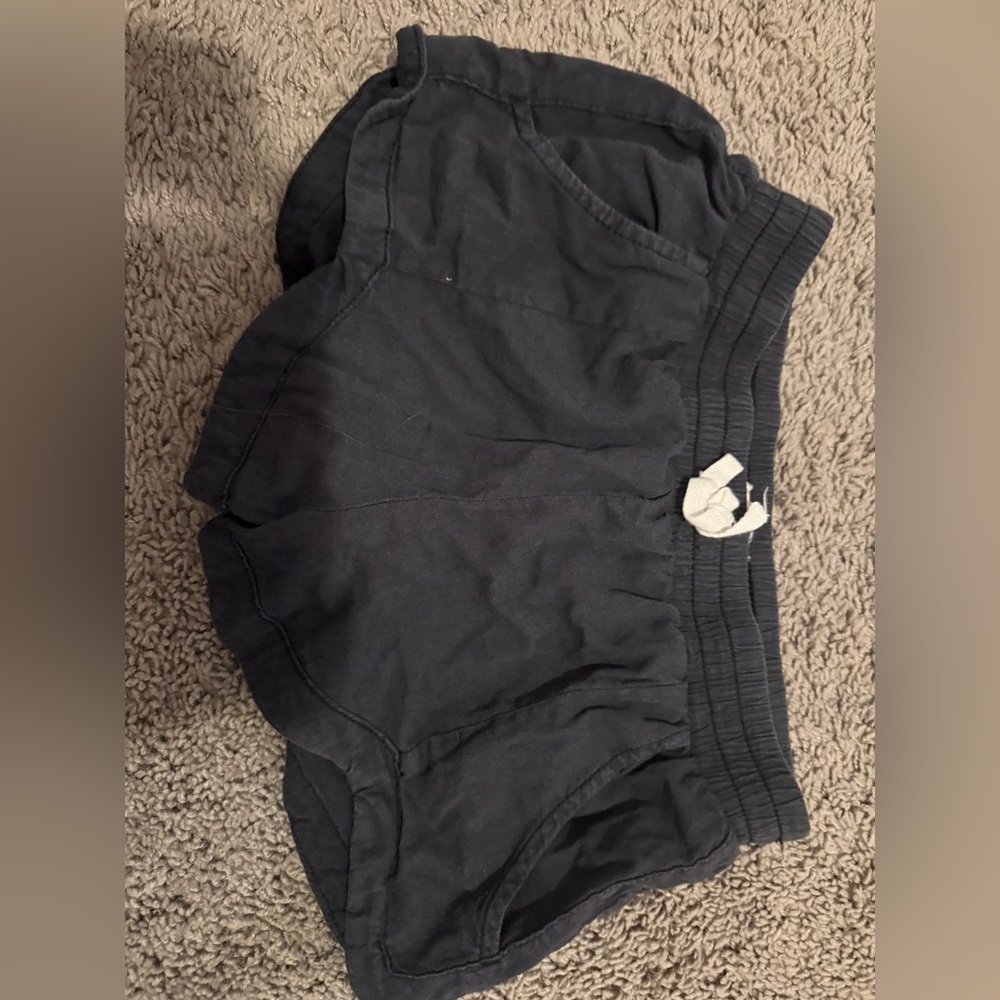 billabong Beach shorts, kids size large black
